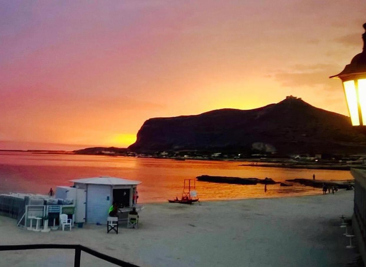 Stabilimento Lido Burrone Bed & Breakfast Favignana Exterior photo